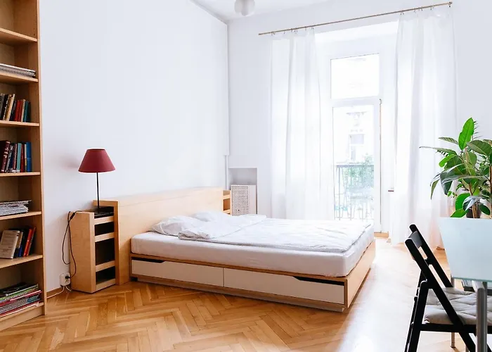 Comfortable & Spacious Lodz City Center Apartment