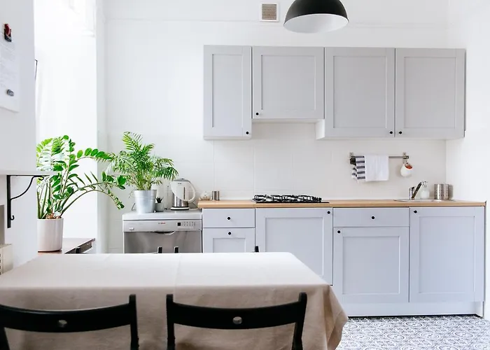 Comfortable & Spacious Lodz City Center Apartment