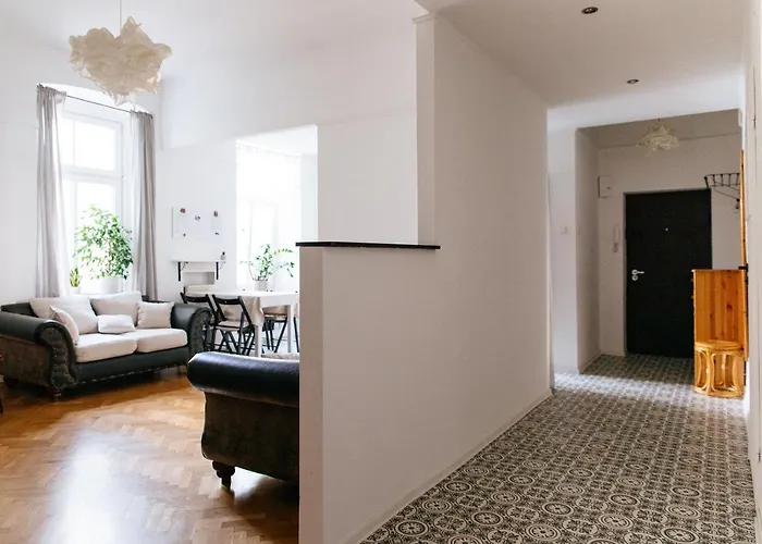 Comfortable & Spacious Lodz City Center Apartment